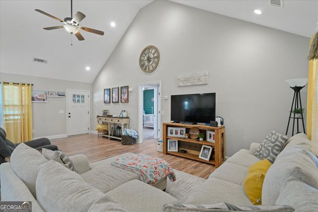 413 Beamer Road, Calhoun, GA 30701