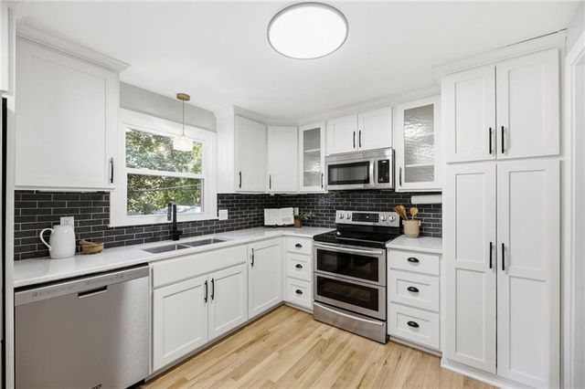 6624 Marty Street, Overland Park, KS 66202