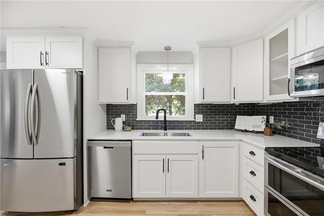 6624 Marty Street, Overland Park, KS 66202