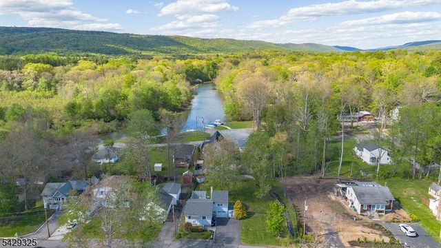20 Madelyn Ave, West Milford Twp., NJ 07480