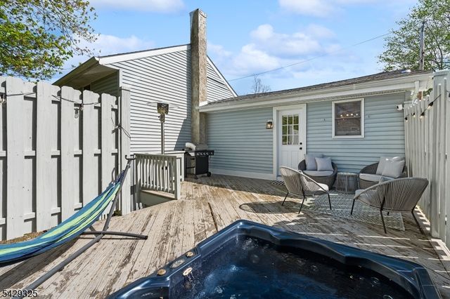 20 Madelyn Ave, West Milford Twp., NJ 07480