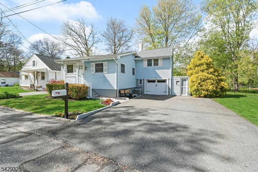 20 Madelyn Ave, West Milford Twp., NJ 07480