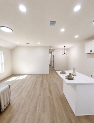 7145 Avenue K, Houston, TX 77011