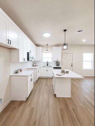 7145 Avenue K, Houston, TX 77011