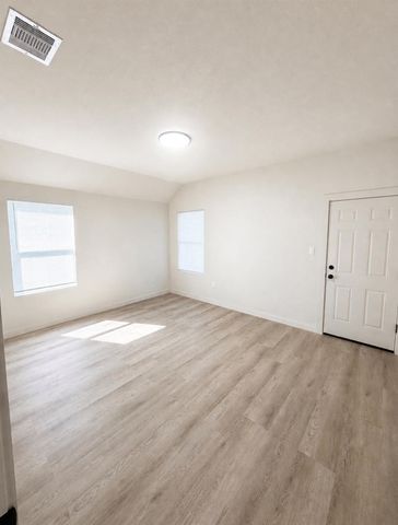 7145 Avenue K, Houston, TX 77011