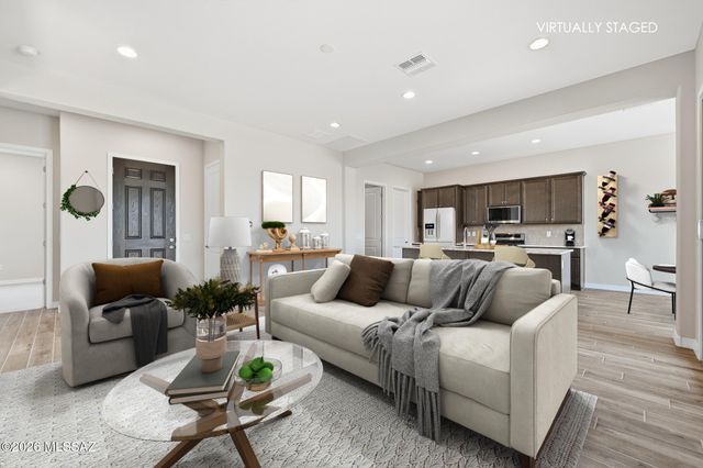 878 N Astronomer Lane, Green Valley, AZ 85614