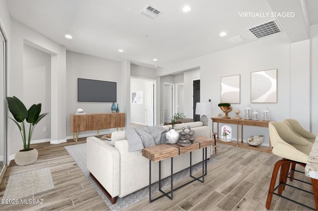 878 N Astronomer Lane, Green Valley, AZ 85614