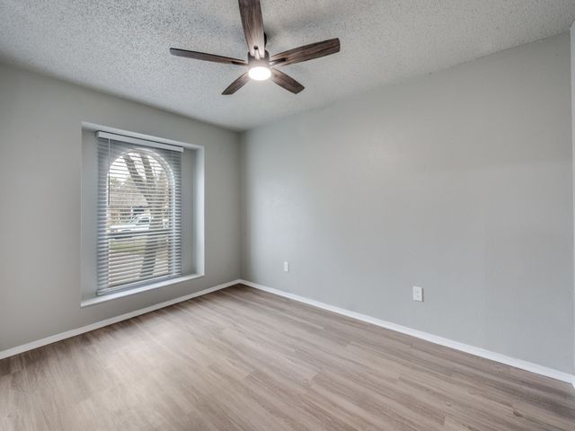 5402 Holly Trail, Arlington, TX 76016