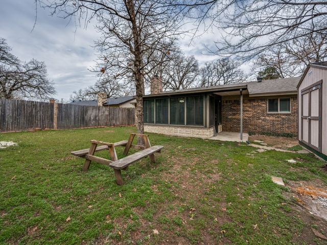 5402 Holly Trail, Arlington, TX 76016