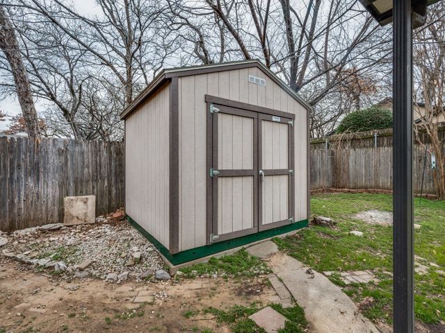 5402 Holly Trail, Arlington, TX 76016