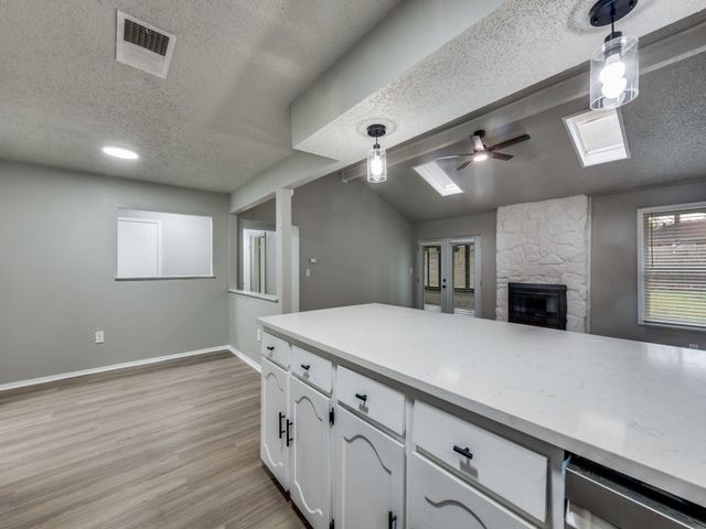 5402 Holly Trail, Arlington, TX 76016