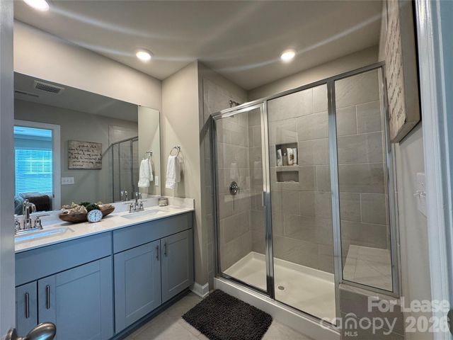 3738 Memorial Parkway, Charlotte, NC 28217