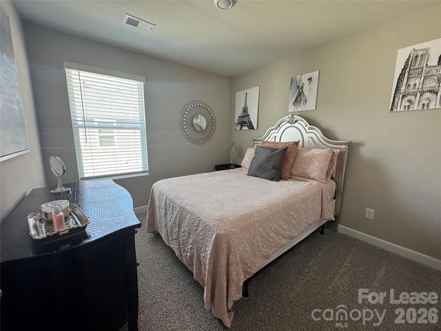 3738 Memorial Parkway, Charlotte, NC 28217