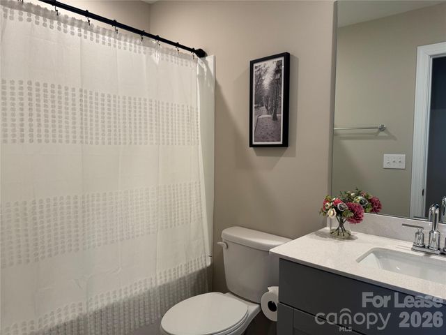 3738 Memorial Parkway, Charlotte, NC 28217