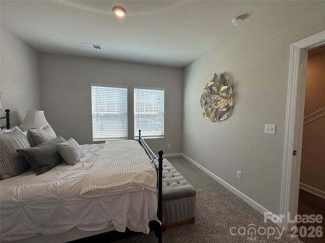 3738 Memorial Parkway, Charlotte, NC 28217