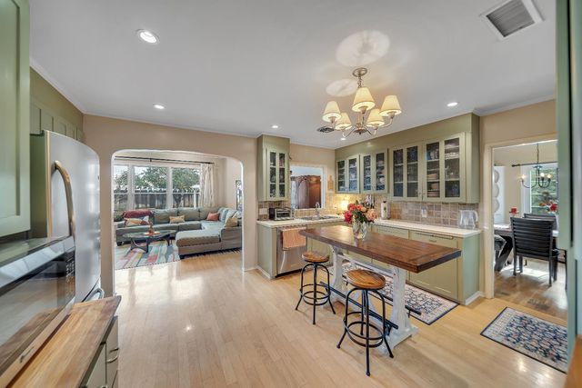 322 N Santa Ana Ave, Modesto, CA 95354