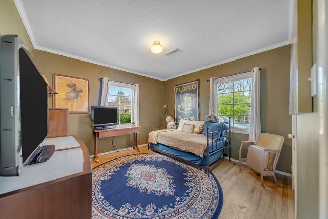 322 N Santa Ana Ave, Modesto, CA 95354