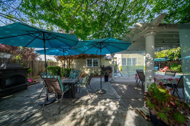 322 N Santa Ana Ave, Modesto, CA 95354