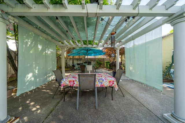 322 N Santa Ana Ave, Modesto, CA 95354