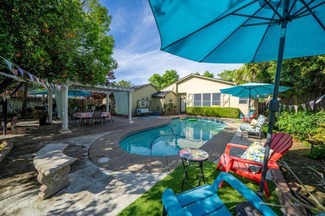 322 N Santa Ana Ave, Modesto, CA 95354