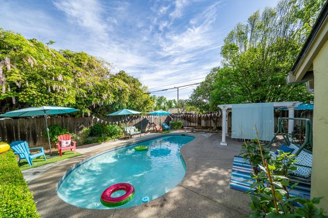 322 N Santa Ana Ave, Modesto, CA 95354