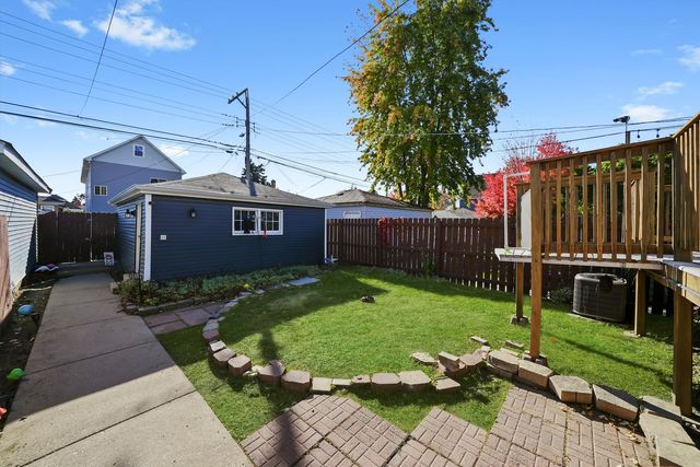 6245 W Byron Street, Chicago, IL 60634