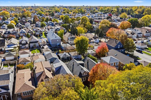 6245 W Byron Street, Chicago, IL 60634