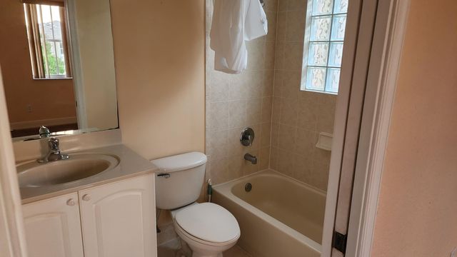 10530 Galleria Street, Wellington, FL 33414