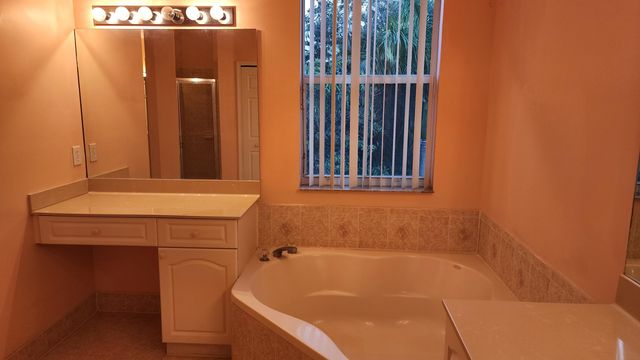 10530 Galleria Street, Wellington, FL 33414