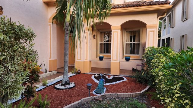 10530 Galleria Street, Wellington, FL 33414