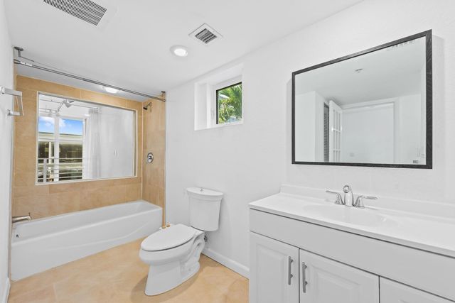 1490 SE 15th Street 104, Fort Lauderdale, FL 33316