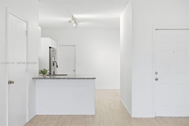 2066 Madeira Dr 2066, Weston, FL 33327