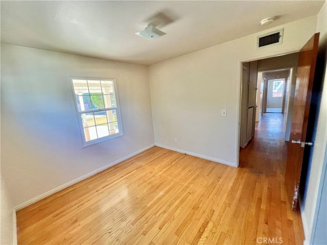 16527 Superior, Northridge, CA 91343