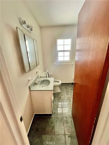 16527 Superior, Northridge, CA 91343