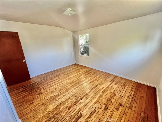 16527 Superior, Northridge, CA 91343