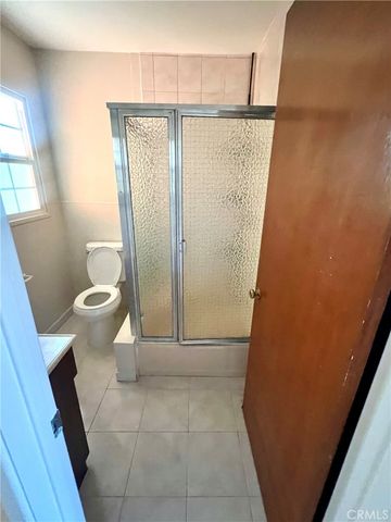 16527 Superior, Northridge, CA 91343