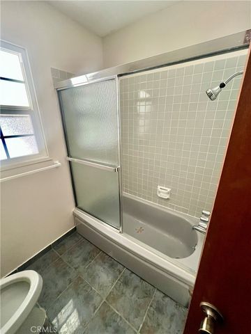 16527 Superior, Northridge, CA 91343