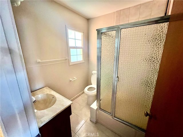 16527 Superior, Northridge, CA 91343