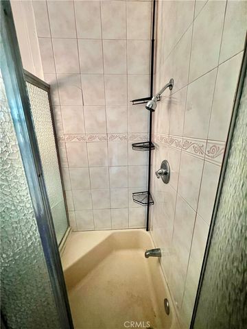 16527 Superior, Northridge, CA 91343