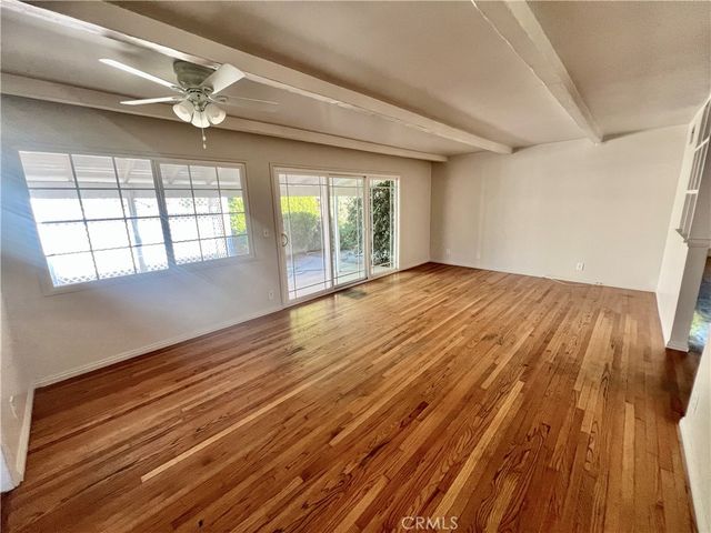 16527 Superior, Northridge, CA 91343
