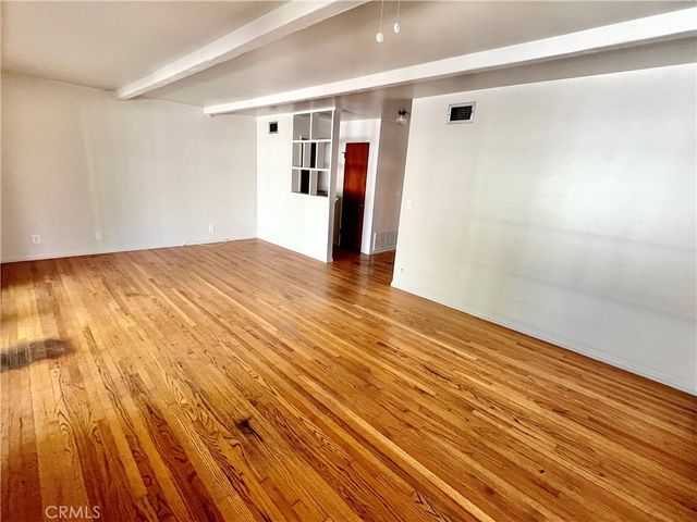 16527 Superior, Northridge, CA 91343