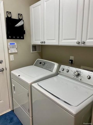 1395 Waverly Drive, White Lake, MI 48386