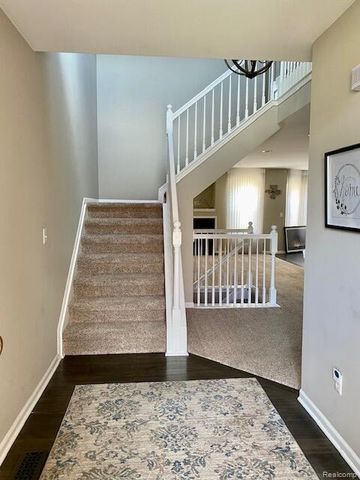 1395 Waverly Drive, White Lake, MI 48386