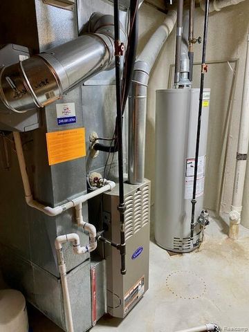 1395 Waverly Drive, White Lake, MI 48386