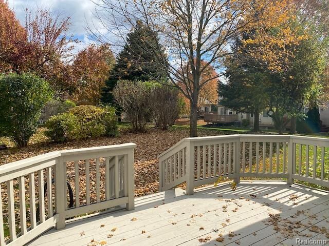 1395 Waverly Drive, White Lake, MI 48386