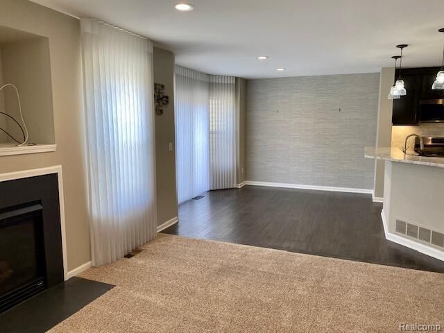 1395 Waverly Drive, White Lake, MI 48386