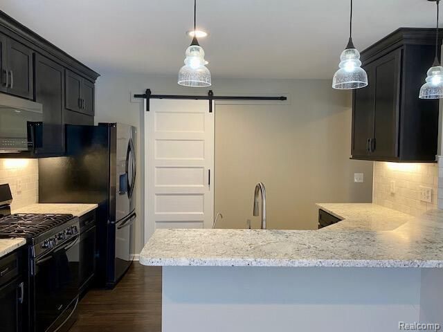 1395 Waverly Drive, White Lake, MI 48386