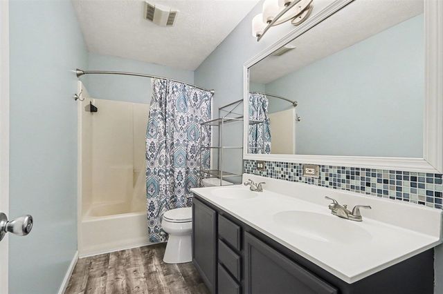 6189 Clover Meadows Avenue, Scotts, MI 49088