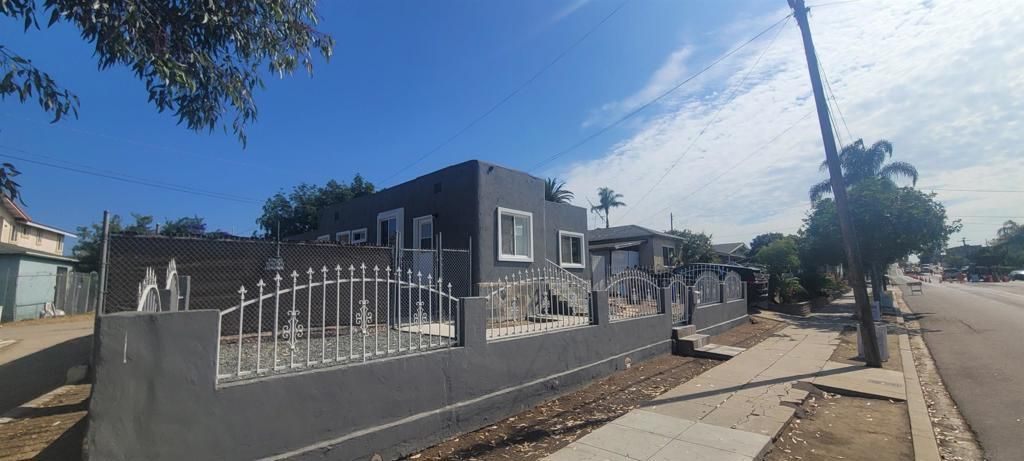3946 Division Street, San Diego, CA 92113