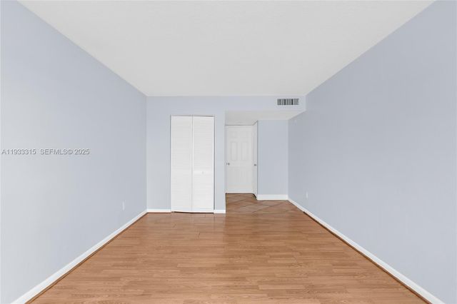 1300 NE 191st St A202, Miami, FL 33179